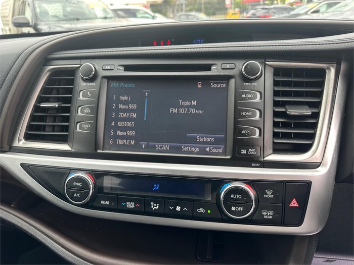 2014 TOYOTA KLUGER GRANDE (4x2)