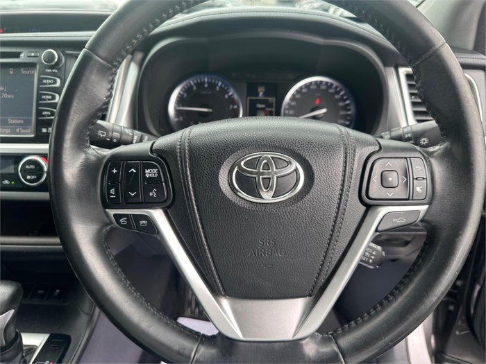 2014 TOYOTA KLUGER GRANDE (4x2)