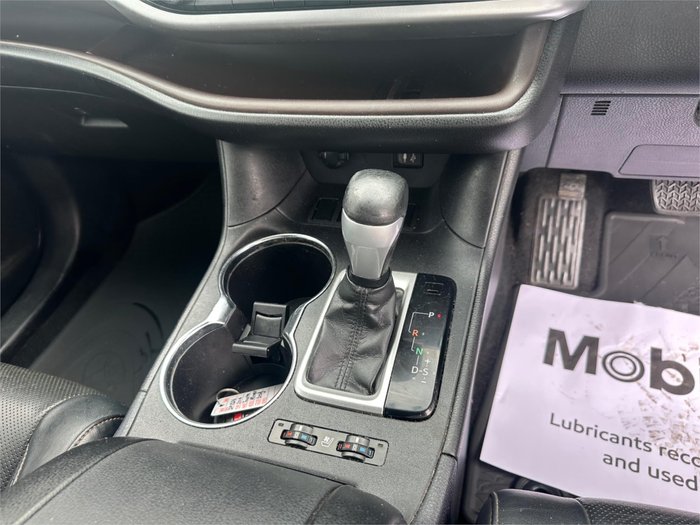 2014 TOYOTA KLUGER GRANDE (4x2)