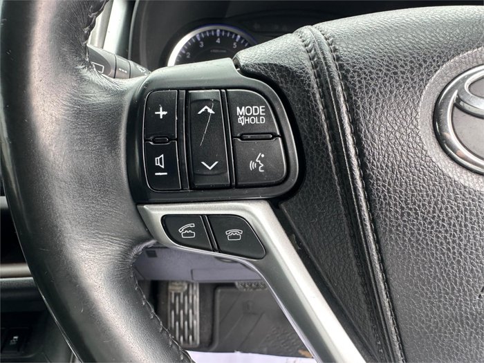 2014 TOYOTA KLUGER GRANDE (4x2)