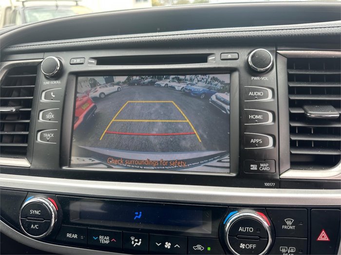 2014 TOYOTA KLUGER GRANDE (4x2)