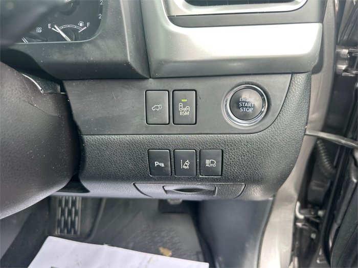 2014 TOYOTA KLUGER GRANDE (4x2)