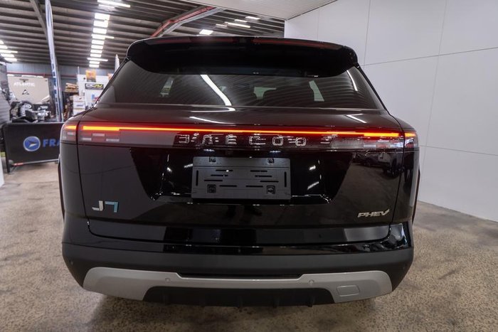 2025 Jaecoo J7 SHS Summit