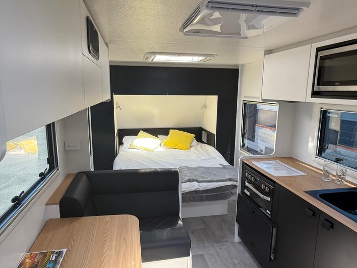 2025 New Age Caravans 19' Manta Ray Expedition Mr19exp