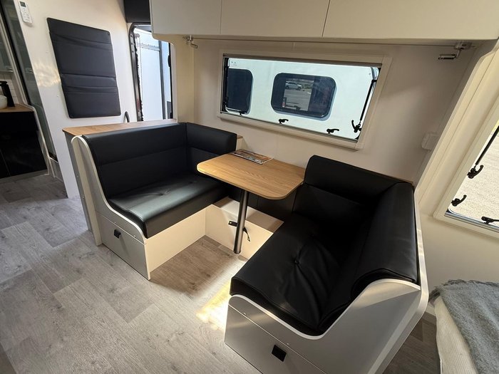 2025 New Age Caravans 19' Manta Ray Expedition Mr19exp Save $ 10,899 Was $108,990