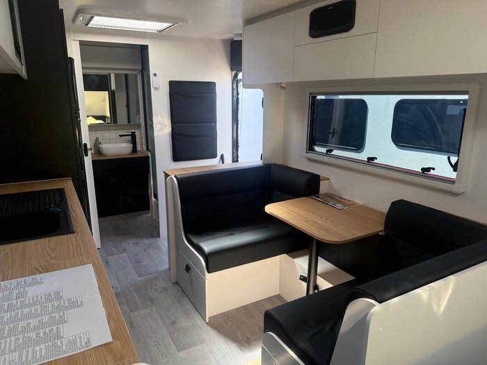2025 New Age Caravans 19' Manta Ray Expedition Mr19exp Save $ 10,899 Was $108,990