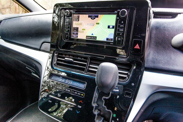 2017 Toyota Tarago GLi