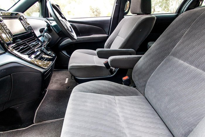 2017 Toyota Tarago GLi