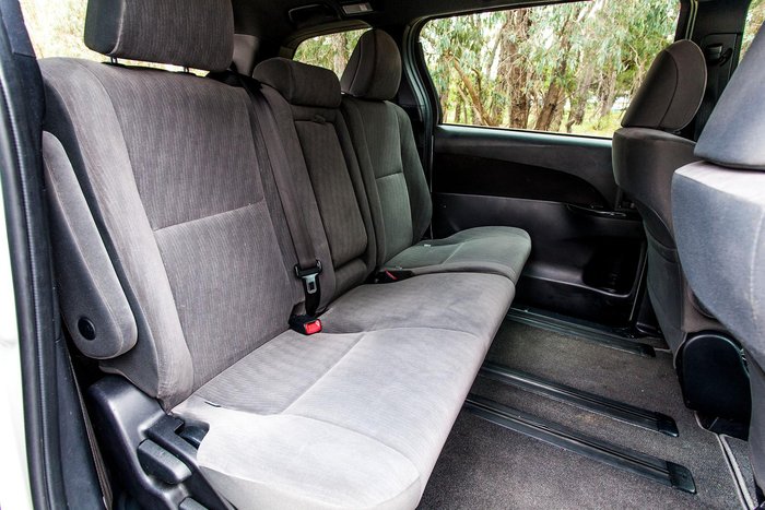 2017 Toyota Tarago GLi