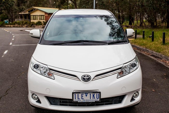 2017 Toyota Tarago GLi