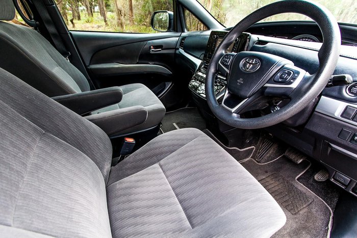 2017 Toyota Tarago GLi