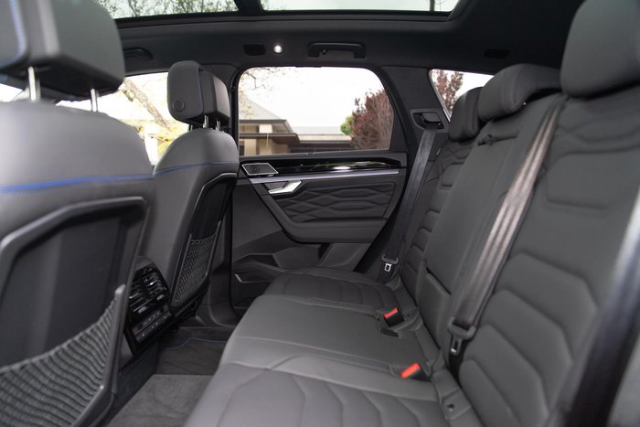 2024 Volkswagen Touareg R