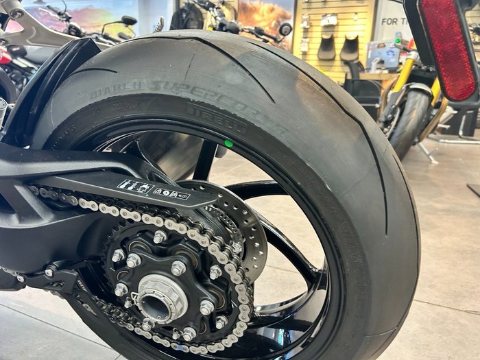 2025 Triumph SPEED TRIPLE 1200 RS RED