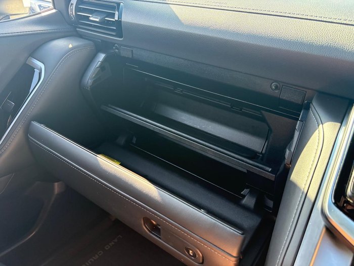 2022 Toyota Landcruiser VX