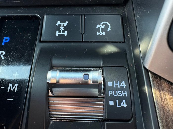 2022 Toyota Landcruiser VX