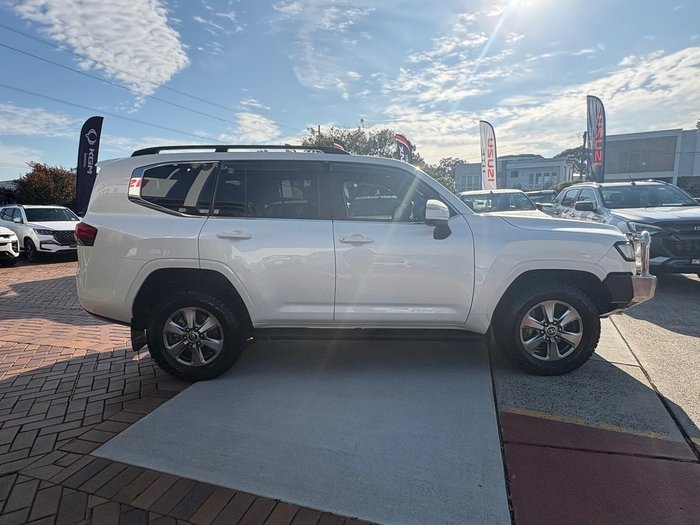2022 Toyota Landcruiser VX