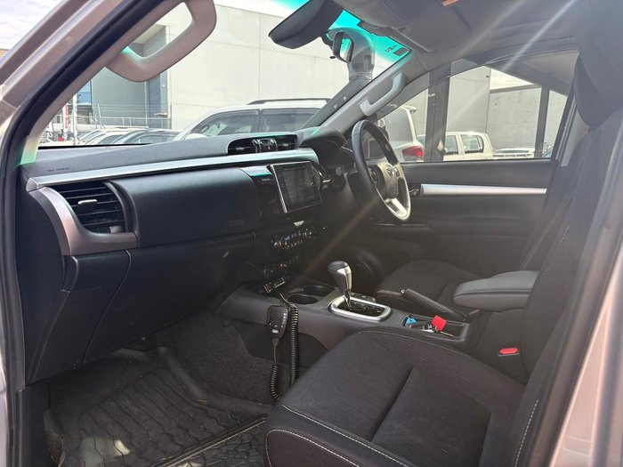 2020 Toyota Hilux SR5