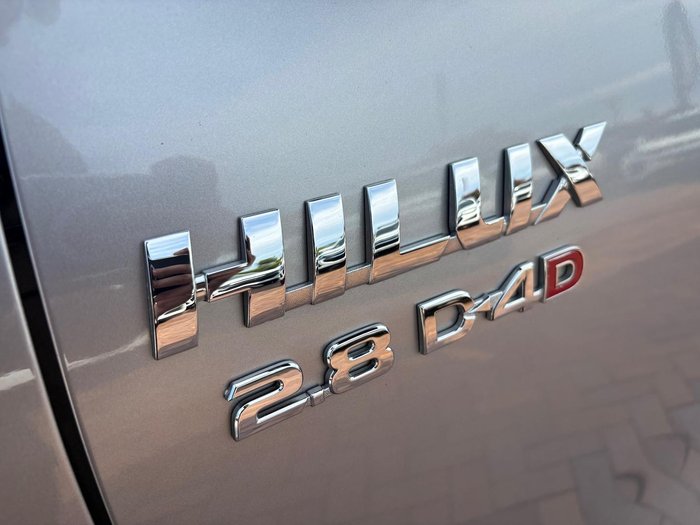 2020 Toyota Hilux SR5