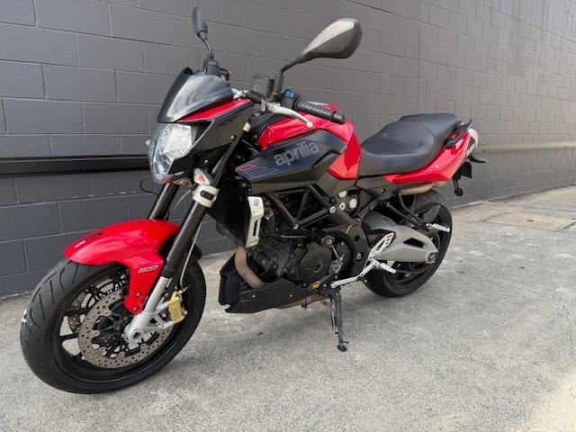 2015 APRILIA SHIVER SPORT RED