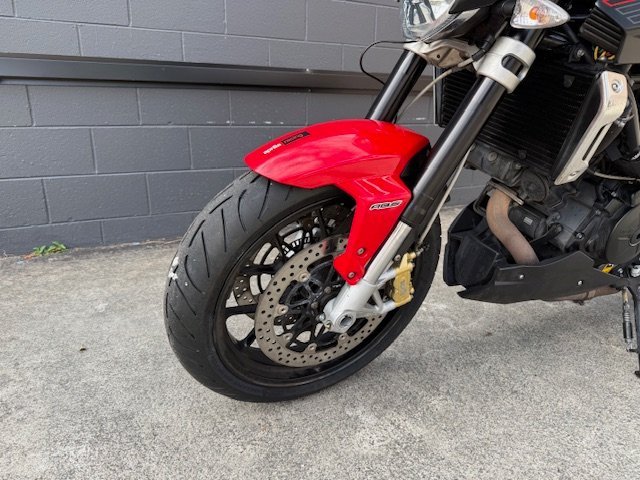 2015 APRILIA SHIVER SPORT RED