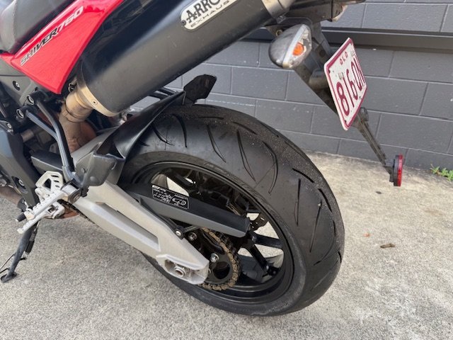 2015 APRILIA SHIVER SPORT RED