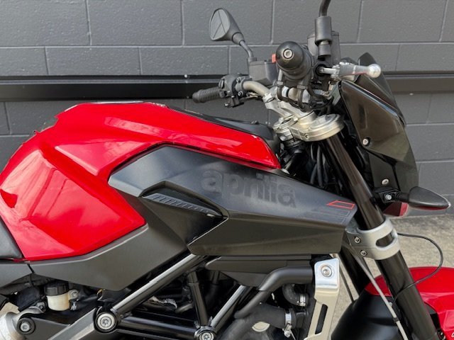 2015 APRILIA SHIVER SPORT RED