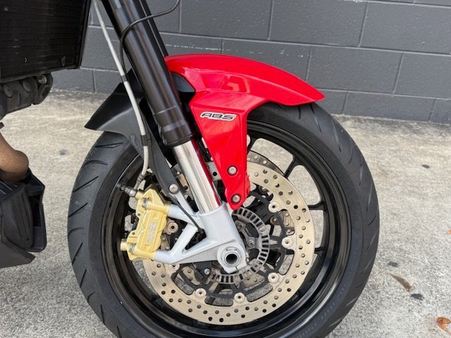 2015 APRILIA SHIVER SPORT RED