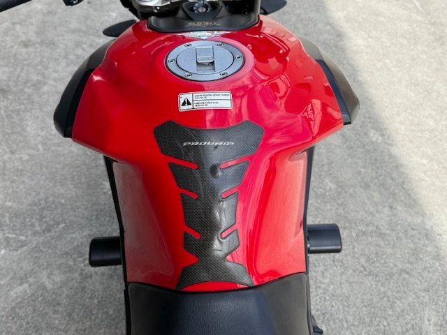 2015 APRILIA SHIVER SPORT RED