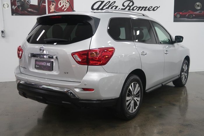 2019 Nissan Pathfinder ST