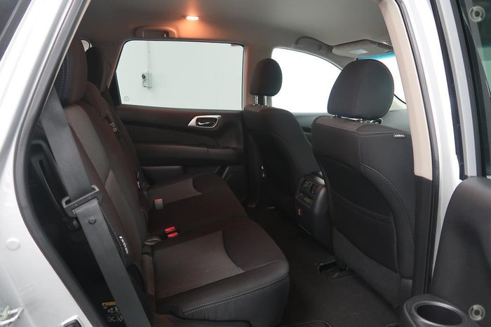 2019 Nissan Pathfinder ST