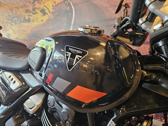 2025 Triumph Scrambler 400 XC Scrambler Grey