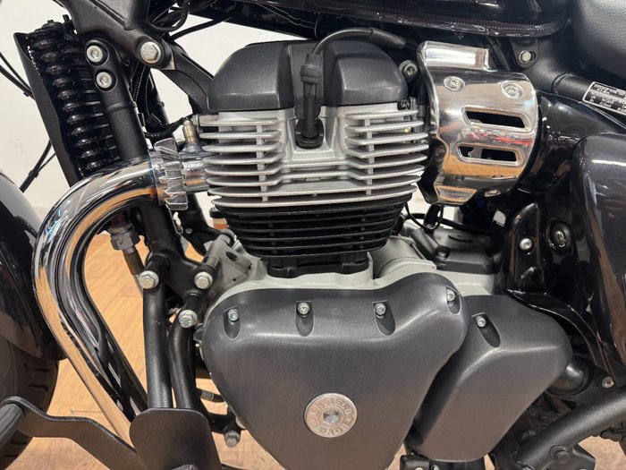 2023 Royal Enfield SUPER METEOR 650 Astral Black