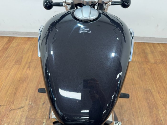 2023 Royal Enfield SUPER METEOR 650 Astral Black