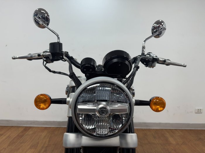 2023 Royal Enfield SUPER METEOR 650 Astral Black