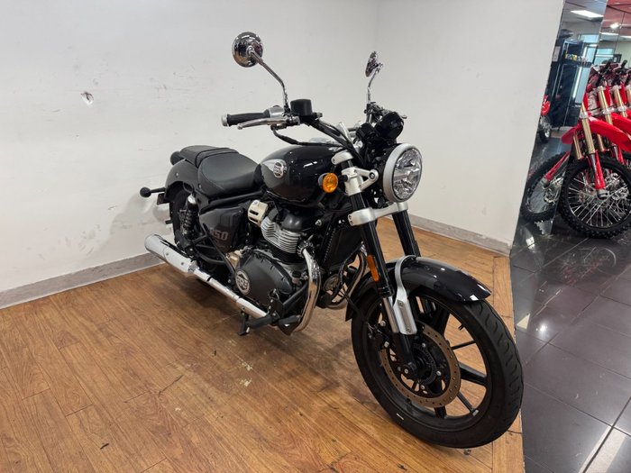 2023 Royal Enfield SUPER METEOR 650 Astral Black