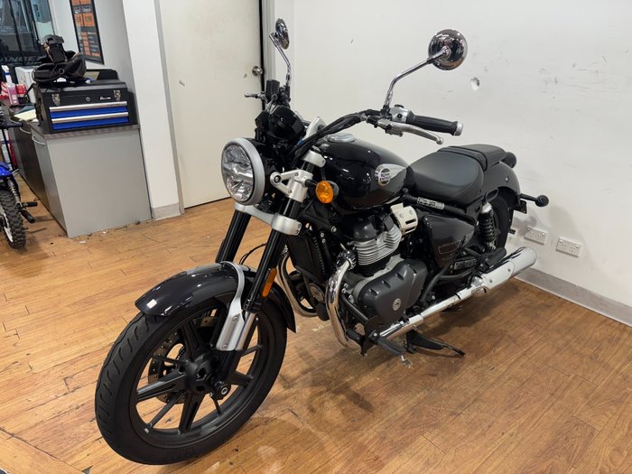 2023 Royal Enfield SUPER METEOR 650 Astral Black