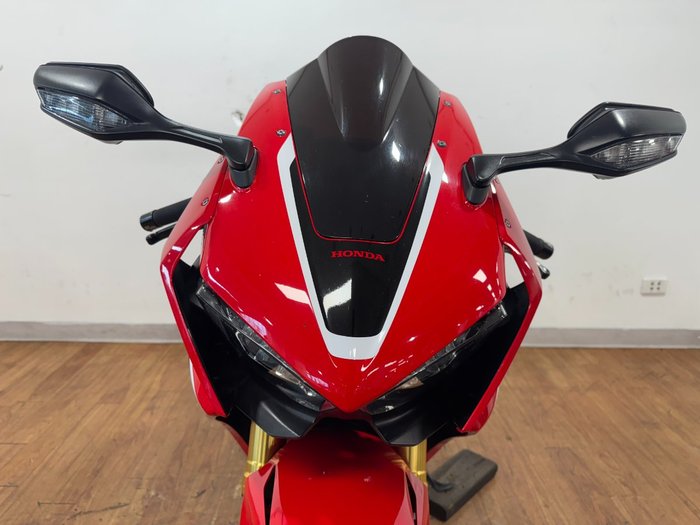 2017 Honda CBR1000RR (FIREBLADE) RED