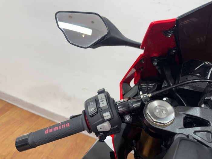 2017 Honda CBR1000RR (FIREBLADE) RED