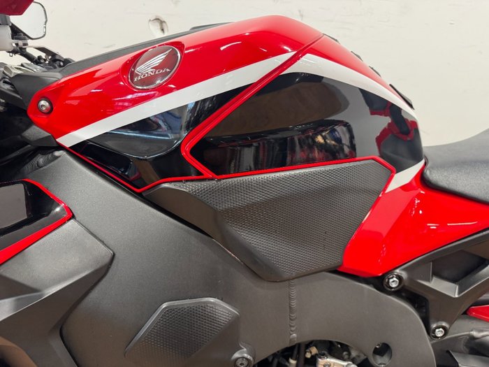 2017 Honda CBR1000RR (FIREBLADE) RED