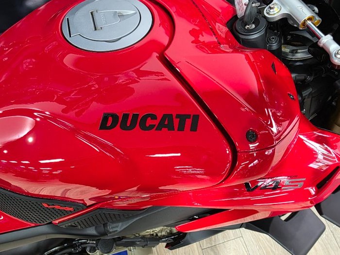 2023 DUCATI STREETFIGHTER V4 S RED