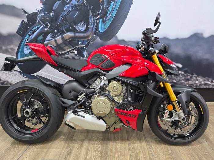 2023 DUCATI STREETFIGHTER V4 S RED