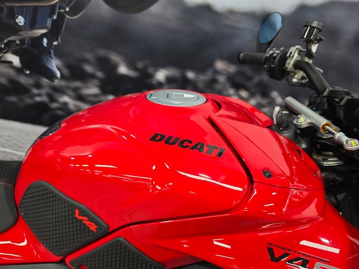 2023 DUCATI STREETFIGHTER V4 S RED