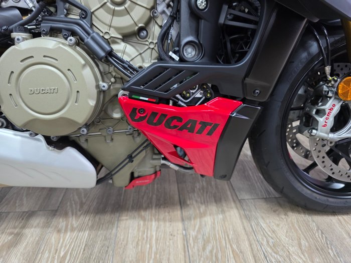 2023 DUCATI STREETFIGHTER V4 S RED