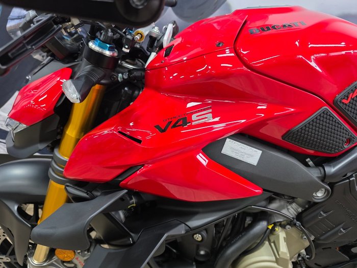 2023 DUCATI STREETFIGHTER V4 S RED