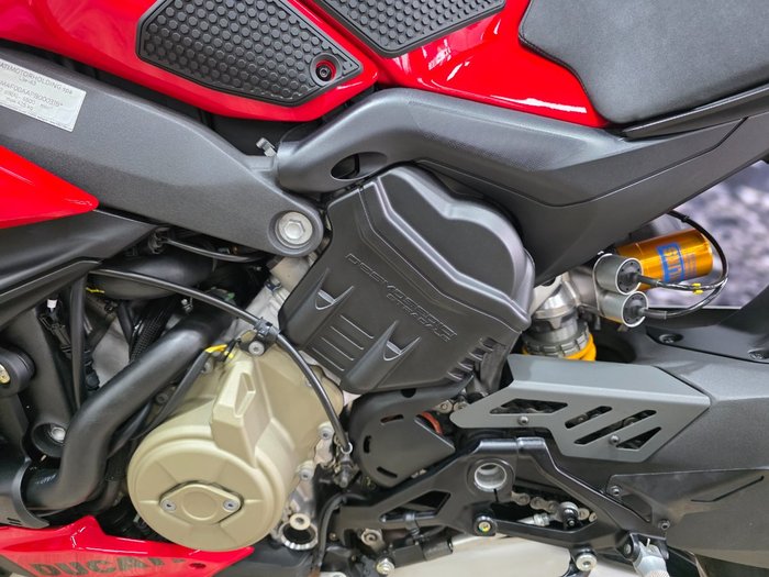 2023 DUCATI STREETFIGHTER V4 S RED