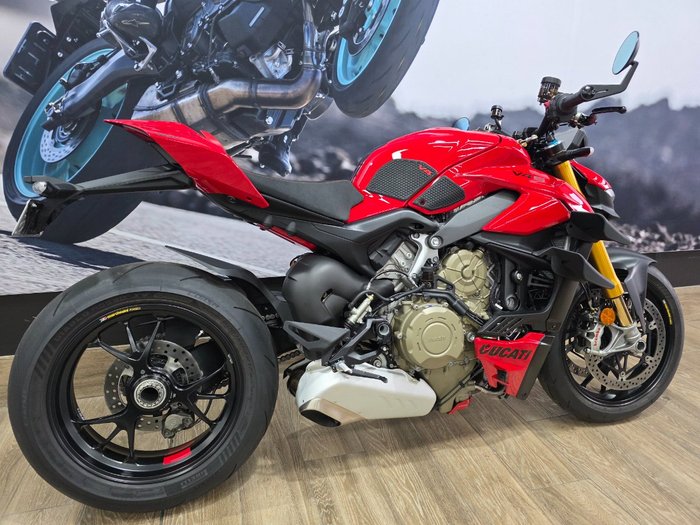 2023 DUCATI STREETFIGHTER V4 S RED
