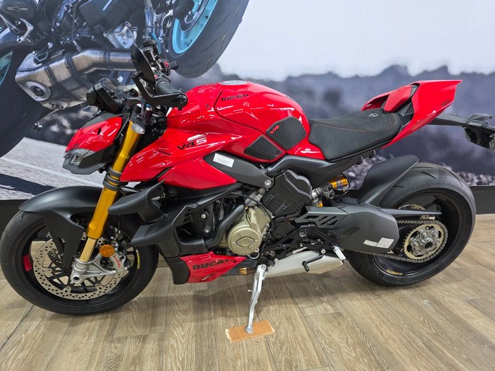 2023 DUCATI STREETFIGHTER V4 S RED