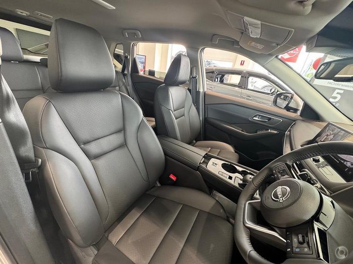 2025 Nissan X-TRAIL ST-L