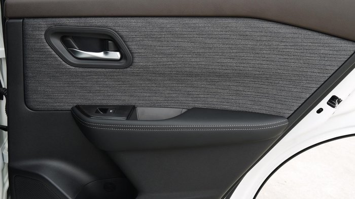 2025 Nissan X-TRAIL ST