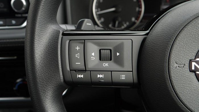 2025 Nissan X-TRAIL ST